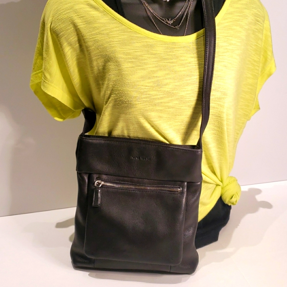 Nine West black leather crossbody purse